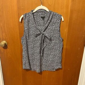 Ann Taylor Black and White Floral Blouse